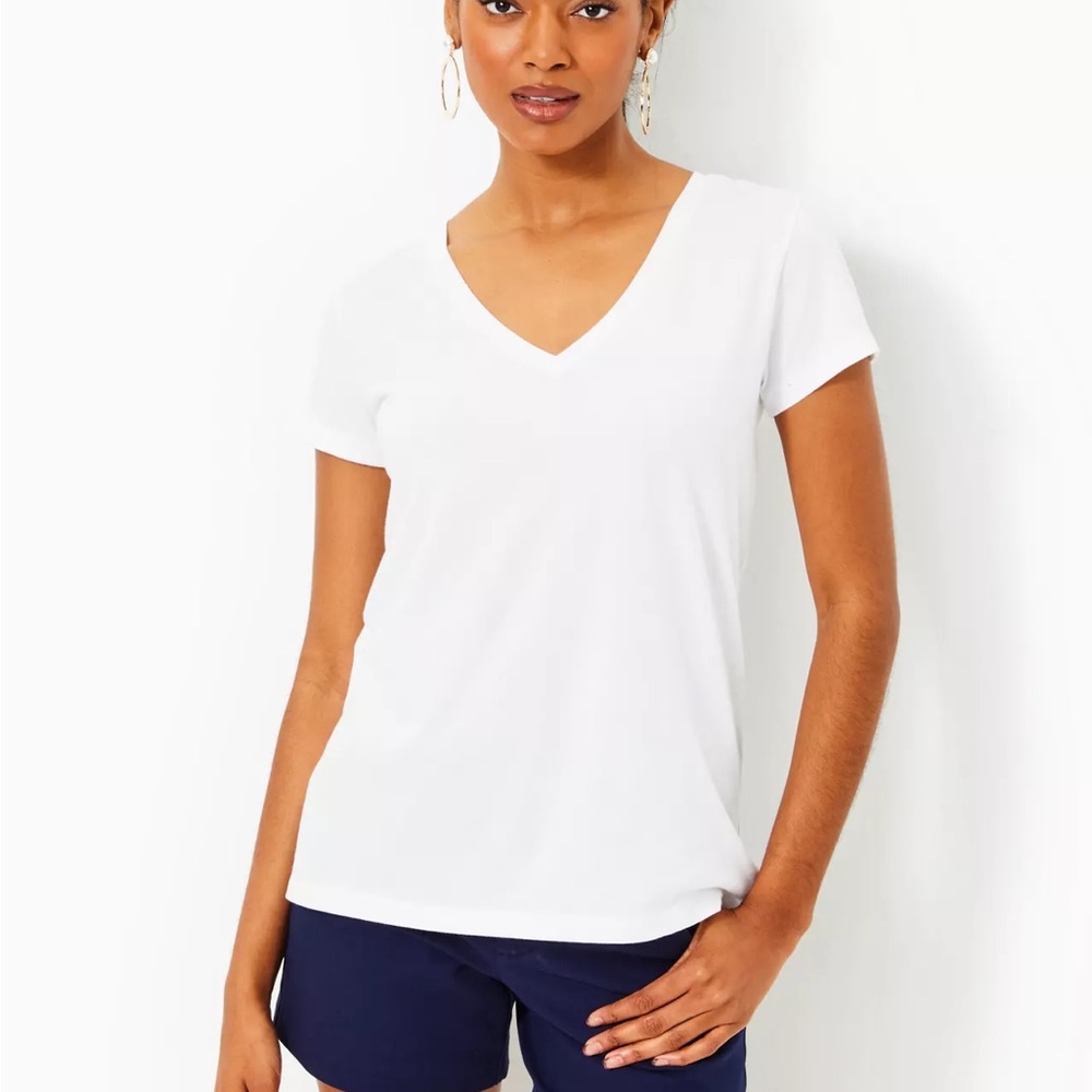 Lilly Pulitzer white v-neck tee size medium.